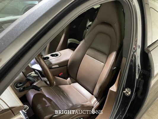 Porsche Panamera Sport Turismo 2.9 V6 4 E-Hybrid 462pk 2018, J-339-PD