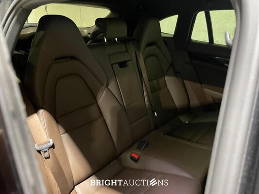 Porsche Panamera Sport Turismo 2.9 V6 4 E-Hybrid 462pk 2018, J-339-PD