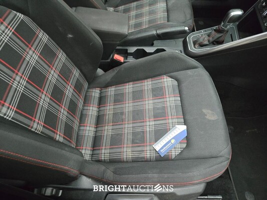 Volkswagen Polo GTI 2.0 TSI 200pk 2019, S-110-LZ