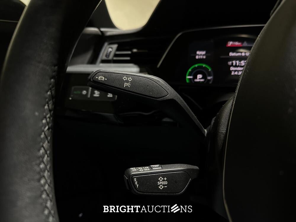 Audi e-tron Sportback 55 Quattro Business edition 95 kWh 408pk 2020 (Origineel-NL + 1e eigenaar), K-601-GZ
