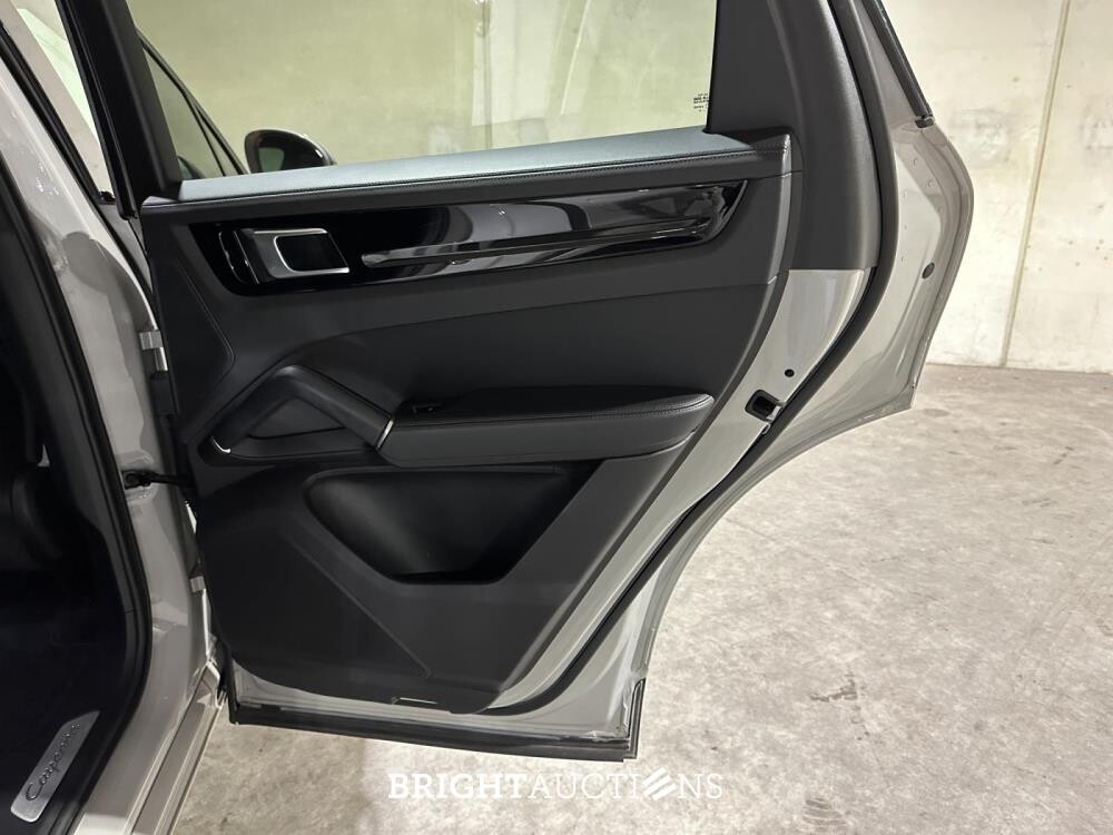 Porsche Cayenne Coupe 3.0 V6 E-Hybrid 462hp 2019 (Original-NL), G-145-HL