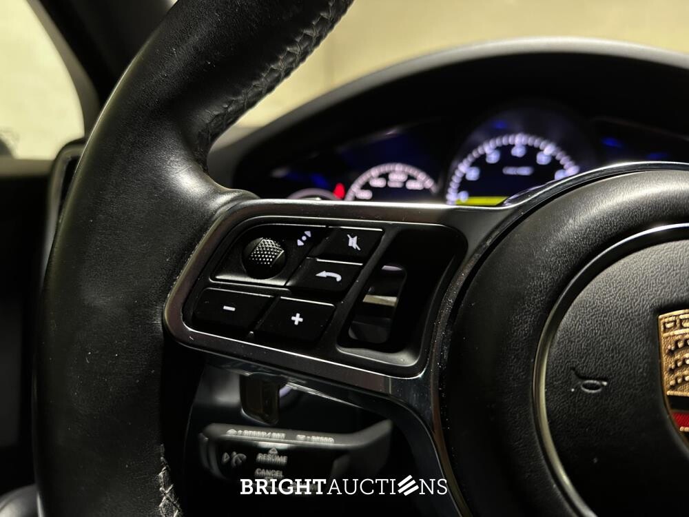Porsche Cayenne Coupe 3.0 V6 E-Hybrid 462hp 2019 (Original-NL), G-145-HL