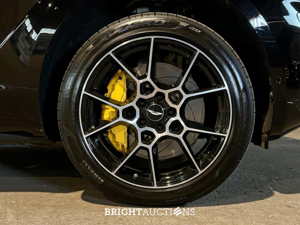 Aston Martin DBX 4.0 V8 1913 551pk 2020 (1 OF 500), HNT-92-V