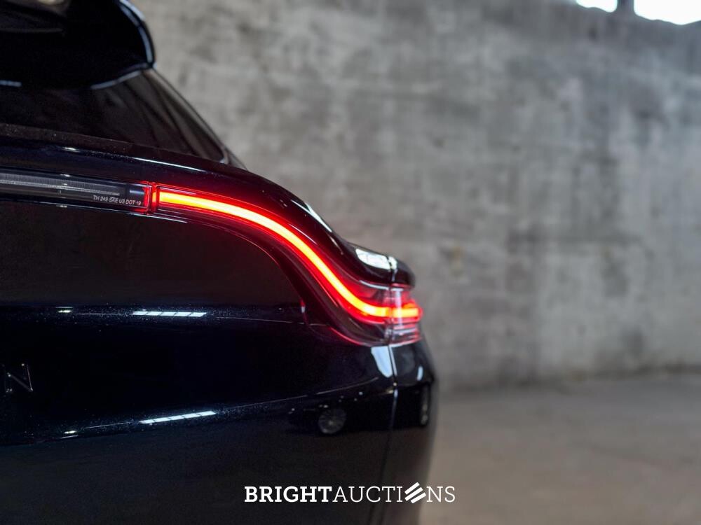 Aston Martin DBX 4.0 V8 1913 551pk 2020 (1 OF 500), HNT-92-V