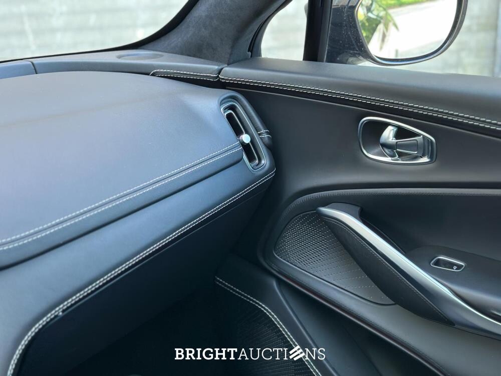 Aston Martin DBX 4.0 V8 1913 551pk 2020 (1 OF 500), HNT-92-V