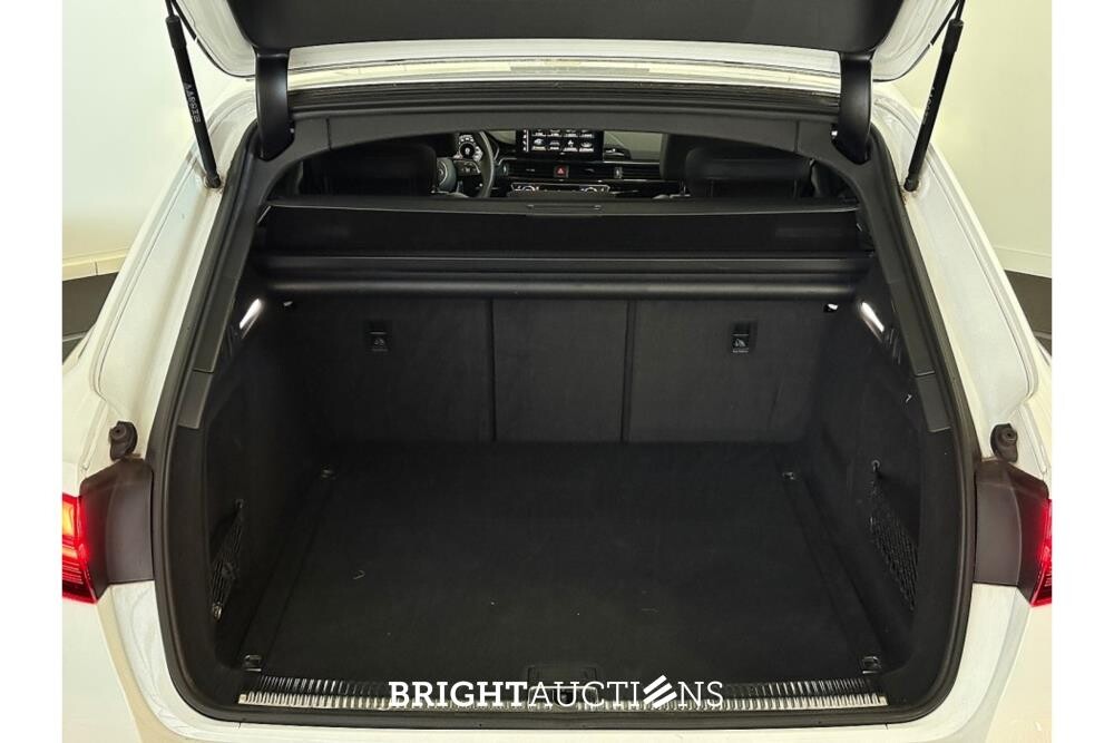 Audi A4 Avant 35 S edition Competition TFSI 149pk 2022 (Origineel-NL), P-104-HH