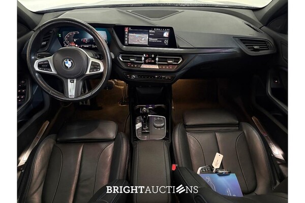 BMW 118i High Executive M Sport 136pk 2022 (Origineel-NL) 1-Serie, R-142-HD