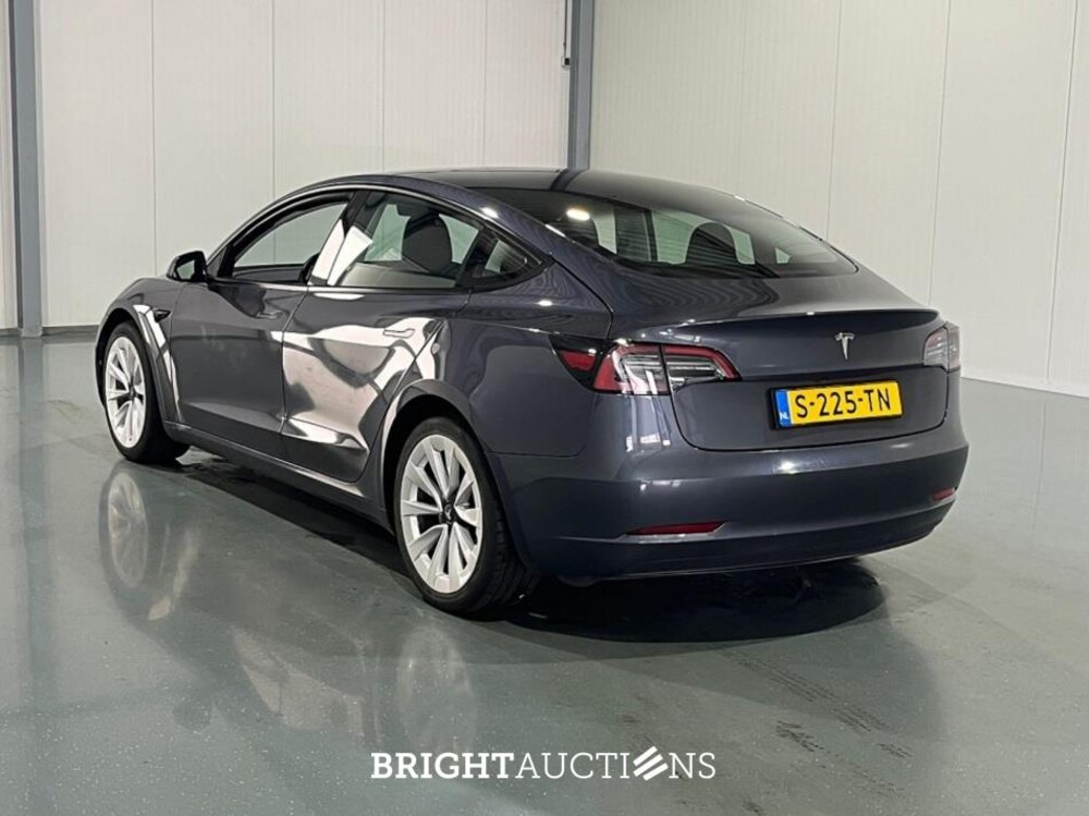 Tesla Model 3 Standard RWD Plus 60 kWh 238pk 2023 (Origineel-NL), S-225-TN