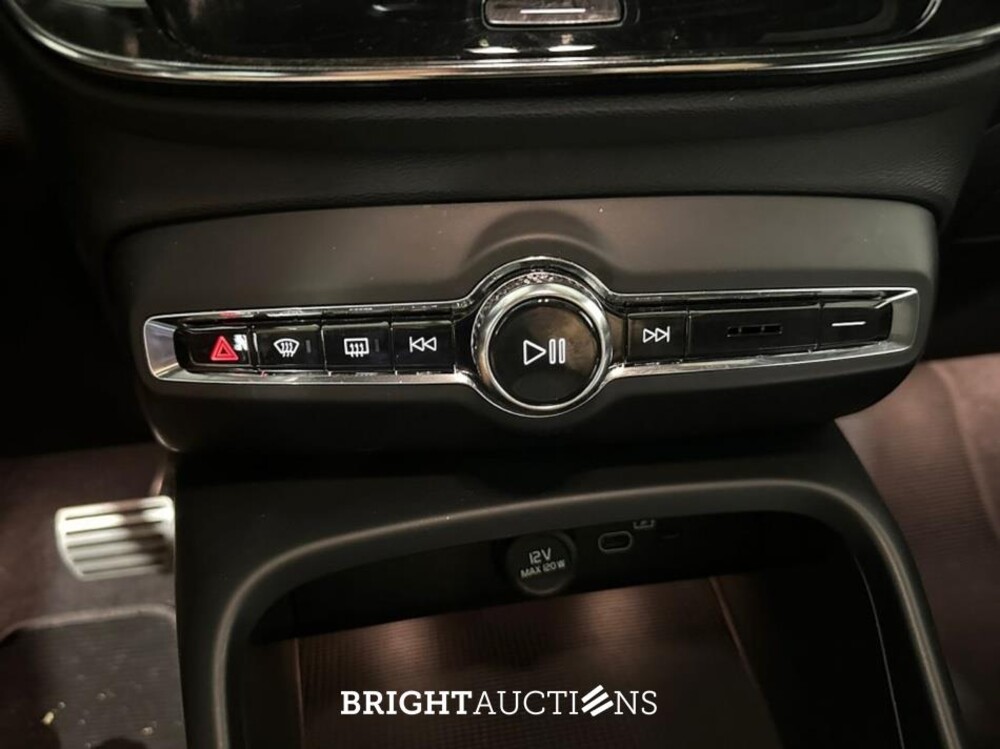 Volvo XC40 Recharge P8 R-Design Warmtepomp AWD 408pk 2021 (Origineel-NL), L-701-DV