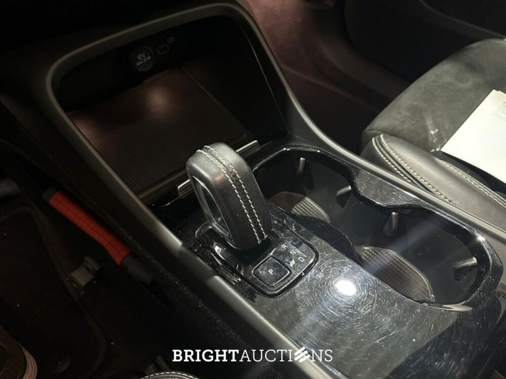 Volvo XC40 Recharge P8 R-Design Warmtepomp AWD 408pk 2021 (Origineel-NL), L-701-DV