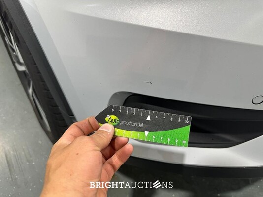 Volvo XC40 Recharge P8 R-Design Warmtepomp AWD 408pk 2021 (Origineel-NL), L-701-DV