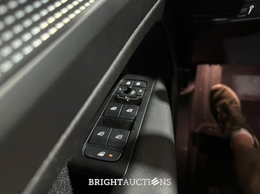 Volvo XC40 Recharge P8 R-Design Warmtepomp AWD 408pk 2021 (Origineel-NL), L-701-DV
