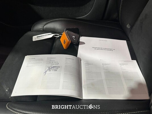 Volvo XC40 Recharge P8 R-Design Warmtepomp AWD 408pk 2021 (Origineel-NL), L-701-DV