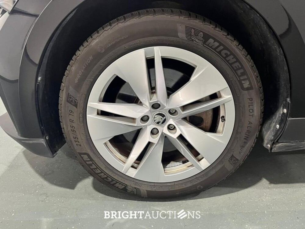 Škoda Enyaq 204pk 2022 (Origineel-NL), P-876-JX