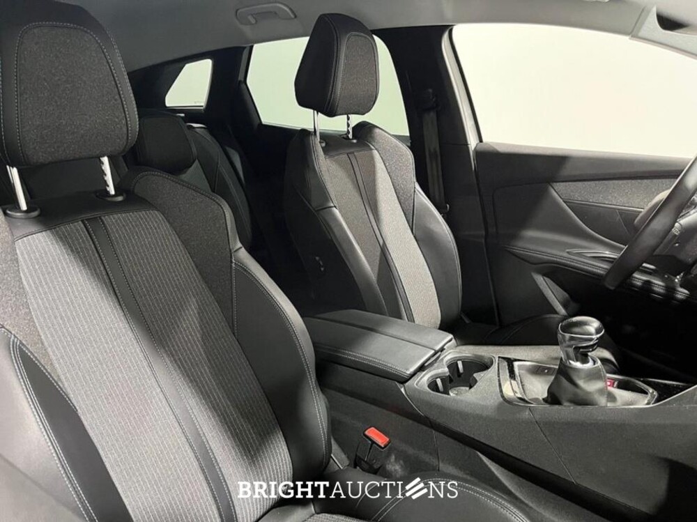 Peugeot 3008 Allure Pack Business 1.2 PureTech 131pk 2022 (Origineel-NL), P-263-PS