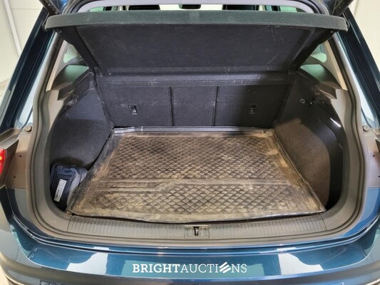Volkswagen Tiguan Life Business 1.5 TSI 150hp 2022 (Original-NL), N-324-VR