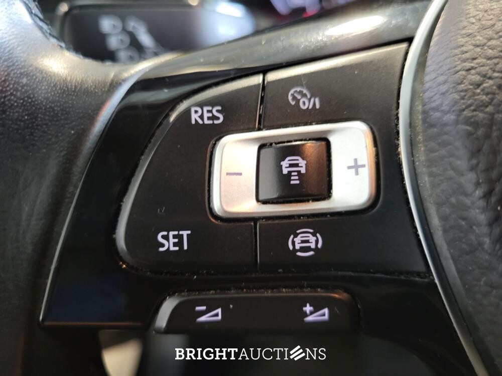 Volkswagen T-Roc Business 1.5 TSI 150hp 2021 (Original-NL), L-253-HG