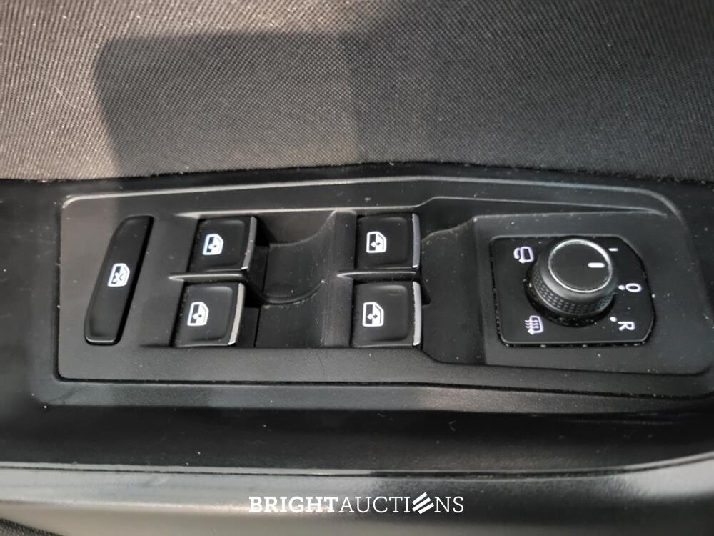 Volkswagen T-Roc Business 1.5 TSI 150pk 2021 (Origineel-NL), L-253-HG