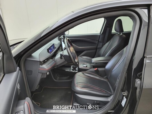 Ford Mustang Mach-E Extended AWD 98 kWh 351pk 2021 (Origineel-NL), N-345-TJ