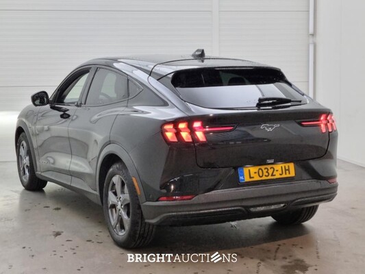 Ford Mustang Mach-E RWD 75 kWh 258pk 2021 (Origineel-NL), L-032-JH