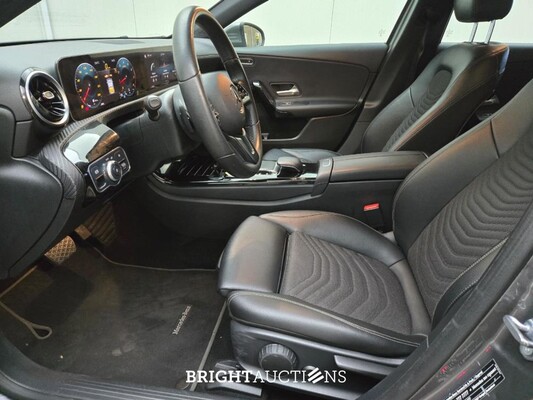 Mercedes-Benz A200 Business Solution Plus Upgrade 163pk 2018 (Origineel-NL) A-klasse, TX-098-J