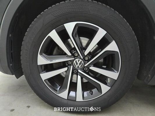 Volkswagen Tiguan Highline 2.0 TDI 150pk 2020, X-013-XH