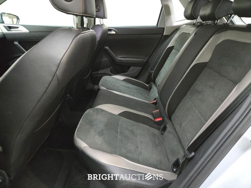 Volkswagen Polo Highline Business R 1.0 TSI 110pk 2021, T-090-FZ