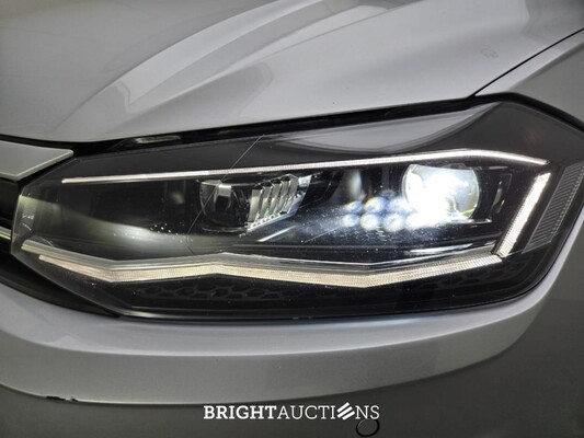 Volkswagen Polo Highline Business R 1.0 TSI 110pk 2021, T-090-FZ