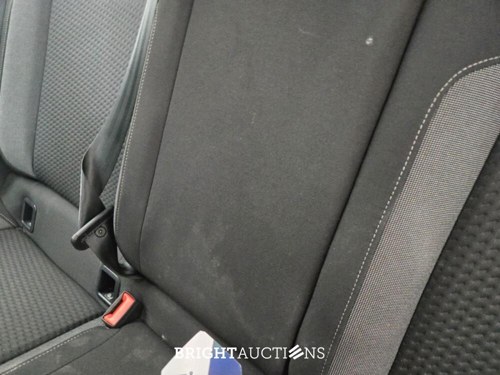 Volkswagen Taigo Life 1.0 TSI 110pk 2022, T-886-RR