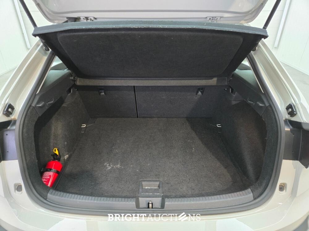 Volkswagen Taigo Life 1.0 TSI 110pk 2022, T-886-RR