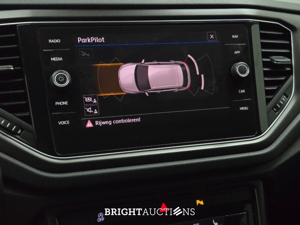 Volkswagen T-Roc Sport 1.5 TSI 150pk 2018, L-388-JZ