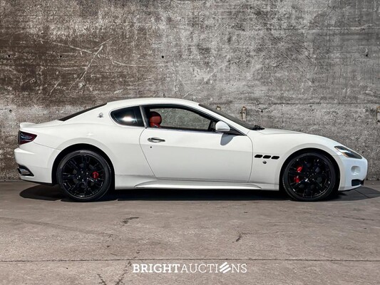 Maserati Granturismo S 4.7 V8 440pk MC Shift 440pk 2009
