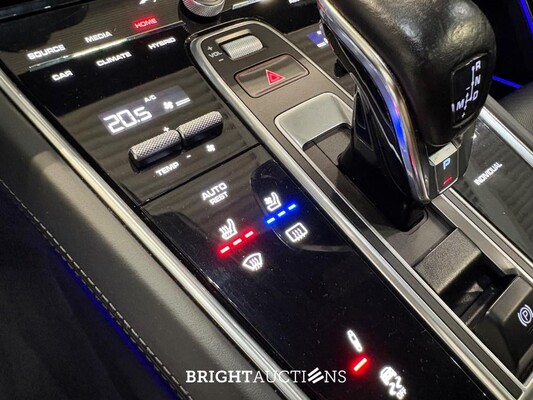 Porsche Panamera Sport Turismo 4 E-Hybrid 2.9 330pk 2018 (Origineel-NL), RX-988-D