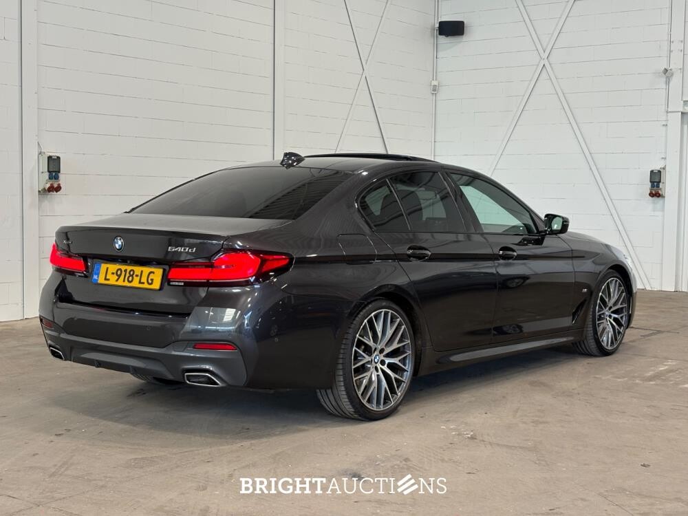 BMW 540d xDrive 5-serie High Executive 340pk 2020 5-Serie, L-918-LG