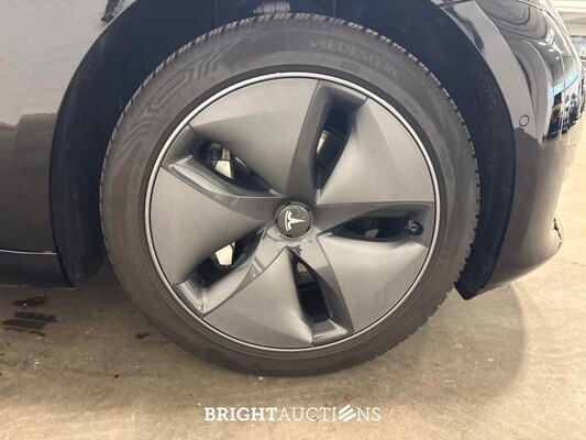 Tesla Model 3 Standard RWD Plus 60 kWh 238pk 2019 (Origineel-NL), G-106-TR