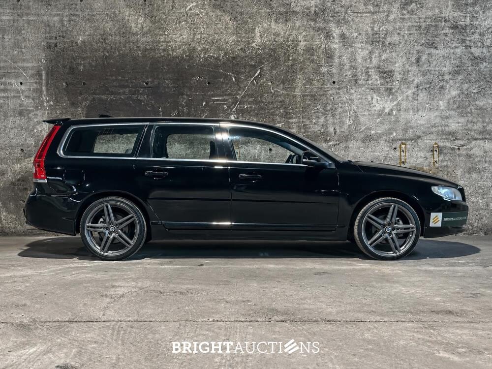 Volvo V70 2.0 T5 Summum 241pk 2017, Z-082-HJ