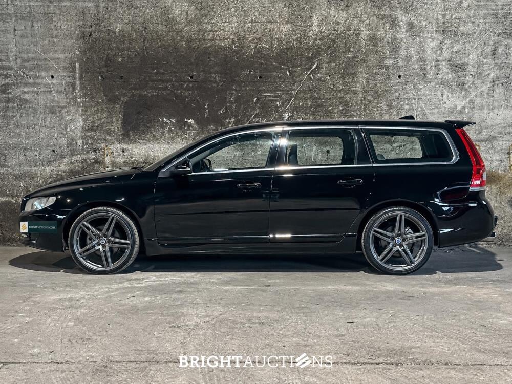 Volvo V70 2.0 T5 Summum 241pk 2017, Z-082-HJ