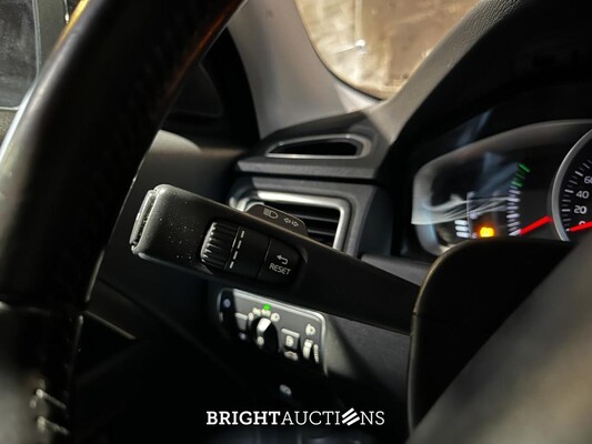 Volvo V70 2.0 T5 Summum 241pk 2017, Z-082-HJ