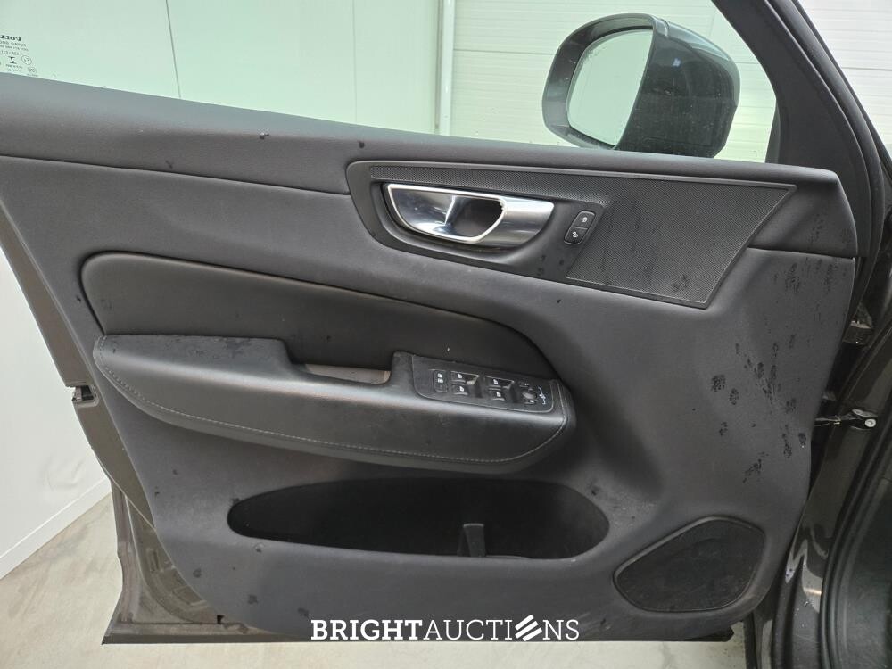 Volvo XC60 B4 Momentum 2.0 197pk 2022 (Origineel-NL), P-205-ND