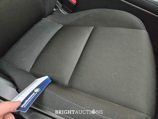Mazda 3 e-SkyActiv-G M Hybrid 2.0 SkyActiv 122pk 2023 (Origineel-NL), S-358-NR
