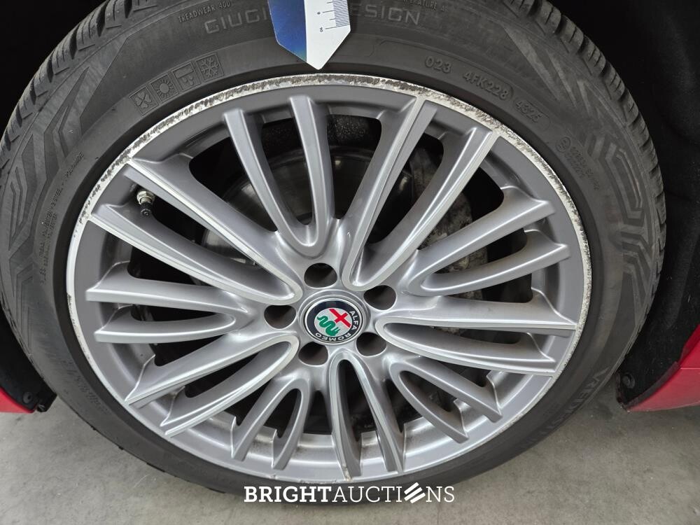 Alfa Romeo Giulia 2.0T TI 2.0 201pk 2022 (Origineel-NL), N-570-XN