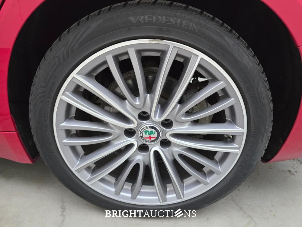 Alfa Romeo Giulia 2.0T TI 2.0 201pk 2022 (Origineel-NL), N-570-XN