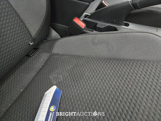 Volkswagen Polo Life Business 1.0 TSI 95pk 2022 (Origineel-NL), R-852-XK