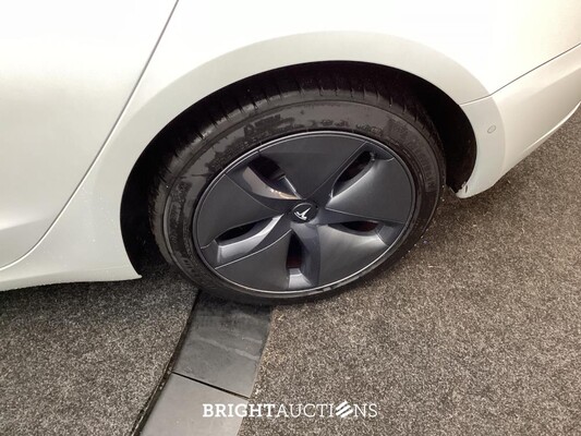 Tesla Model 3 Standard RWD Plus 60 kWh 238pk 2019 (Origineel-NL), G-770-SK
