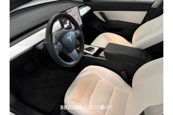Tesla Model 3 Standard RWD Plus 60 kWh 238pk 2020 (Origineel-NL), K-832-KF