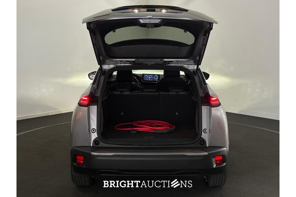 Peugeot 2008 e- EV Allure Avantage 54 kWh 156pk 2025 (Origineel-NL), HLR-73-V