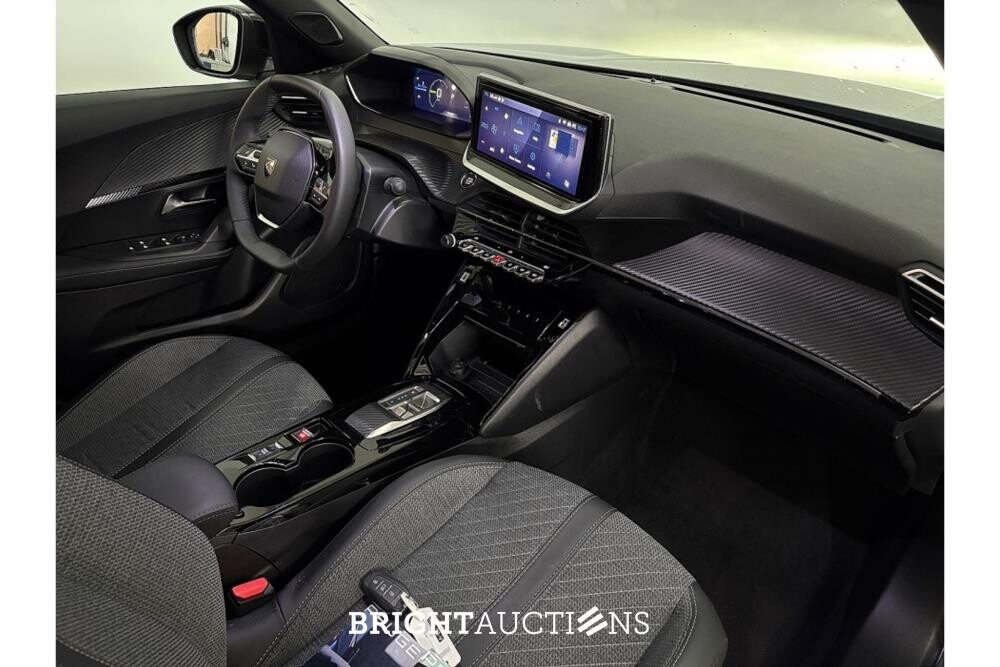 Peugeot 2008 e- EV Allure Avantage 54 kWh 156pk 2025 (Origineel-NL), HLR-73-V
