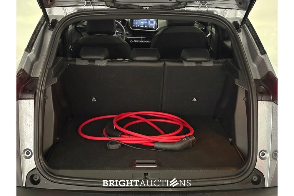 Peugeot 2008 e- EV Allure Avantage 54 kWh 156pk 2025 (Origineel-NL), HLR-73-V
