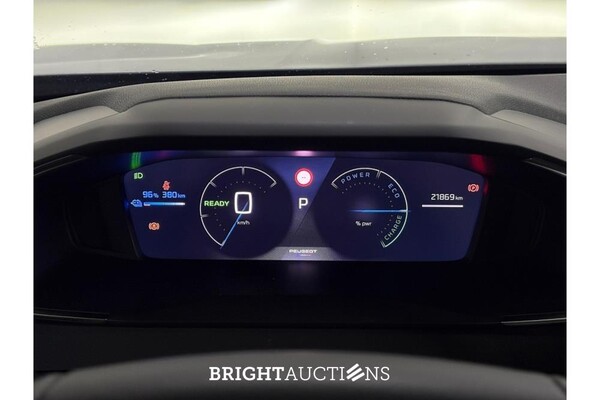 Peugeot 2008 e- EV Allure Avantage 54 kWh 156pk 2025 (Origineel-NL), HLR-73-V
