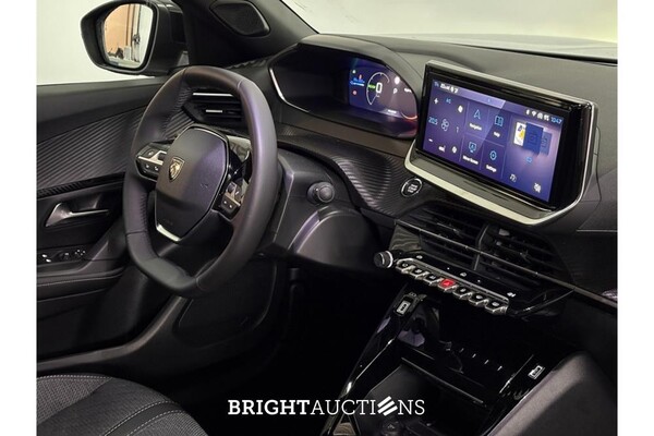 Peugeot 2008 e- EV Allure Avantage 54 kWh 156pk 2025 (Origineel-NL), HLR-73-V